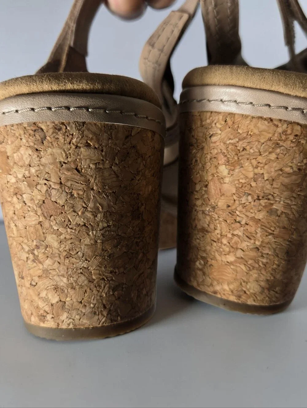 Clarks Giselle Loop Wedge Sandal Size 9 Khaki Sand Nubuck Slingback Cork